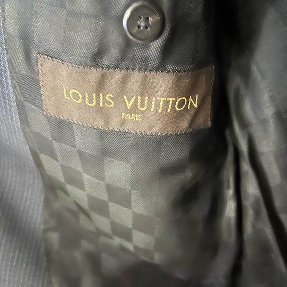 Louis Vuitton blue suite with accents - Picture 4 of 4